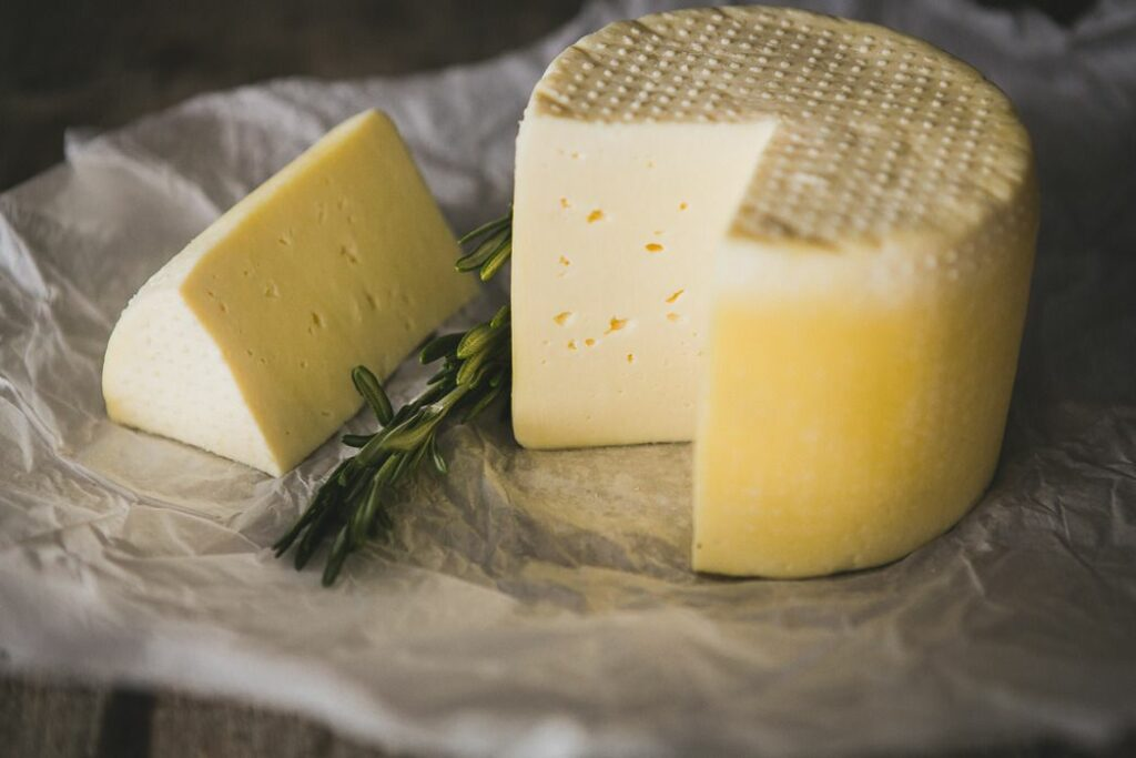 Простой рецепт сыра из козьего молока